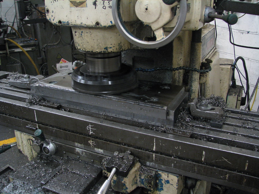 Finish machining Hblock Plate Liner